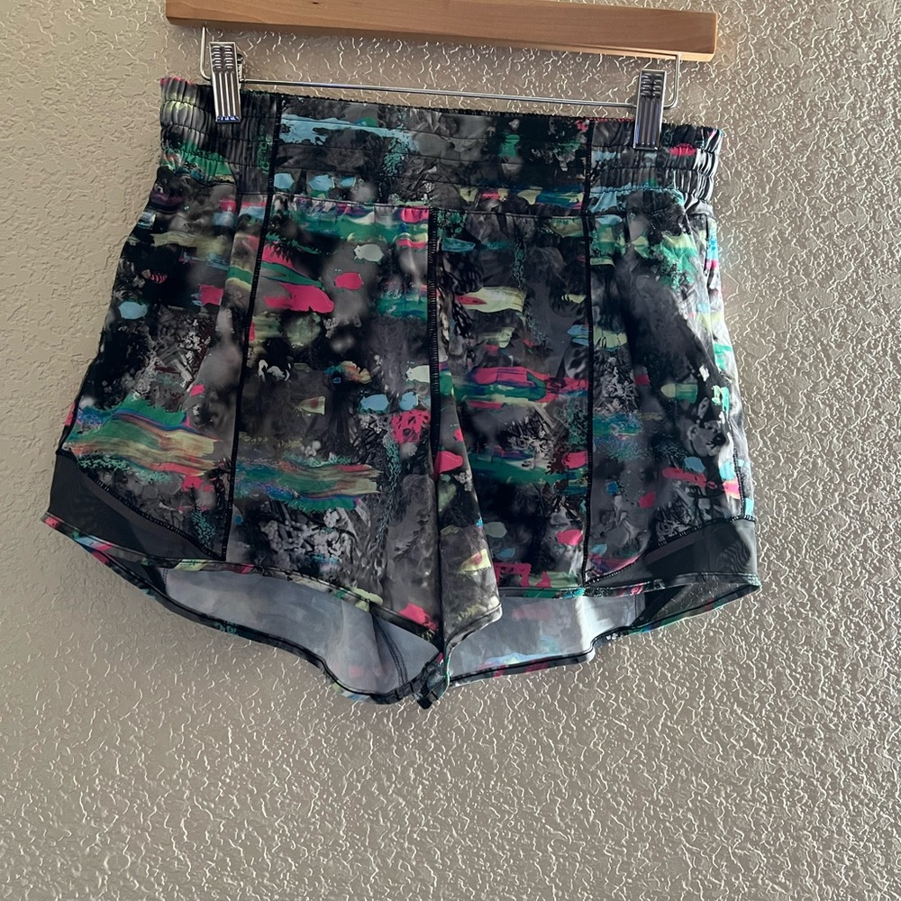 Lululemon Hotty Hot HR 4” Short